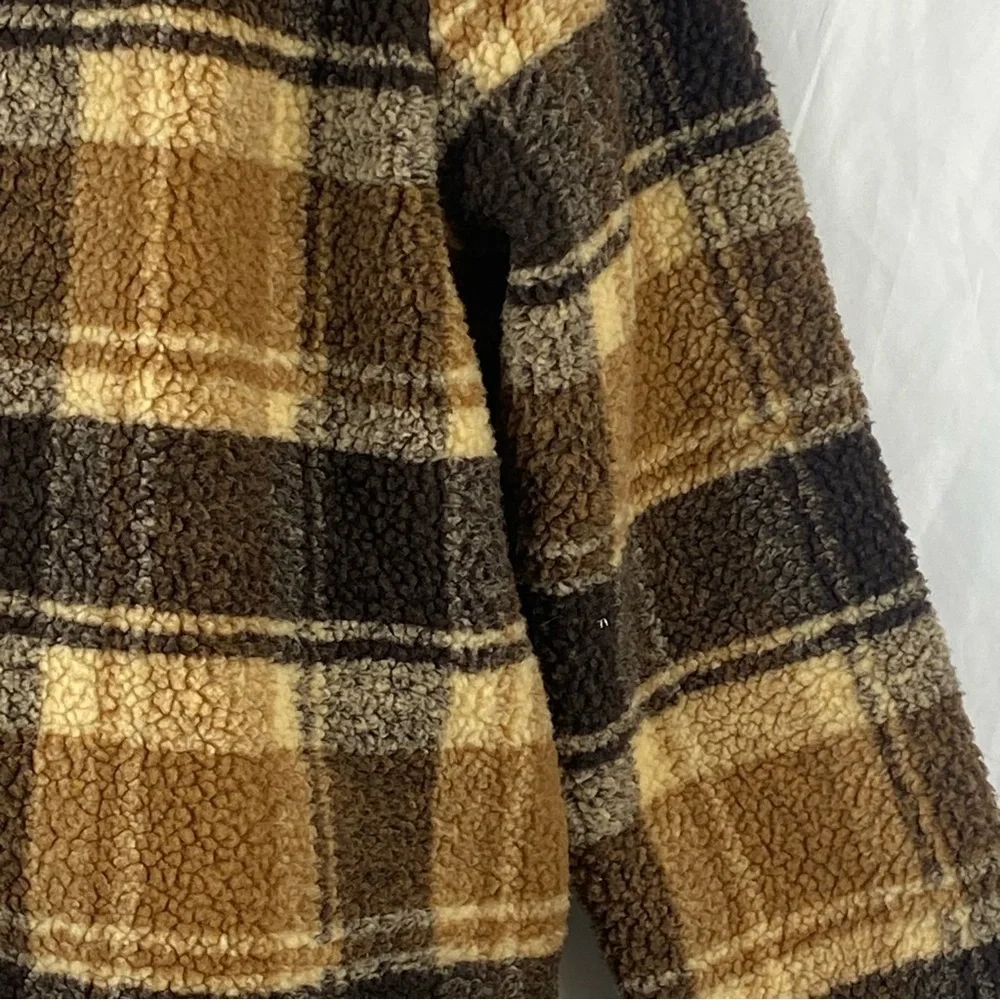 Have Women’s Plaid Teddy Jacket Size Large - Picture 15 of 16